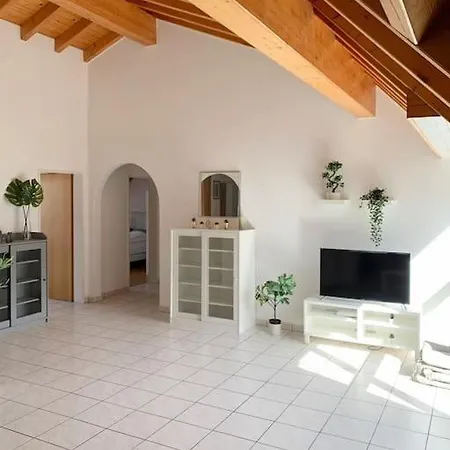 Charming Penthouse With Veranda In The Center Of Brig-Glis Exterior foto